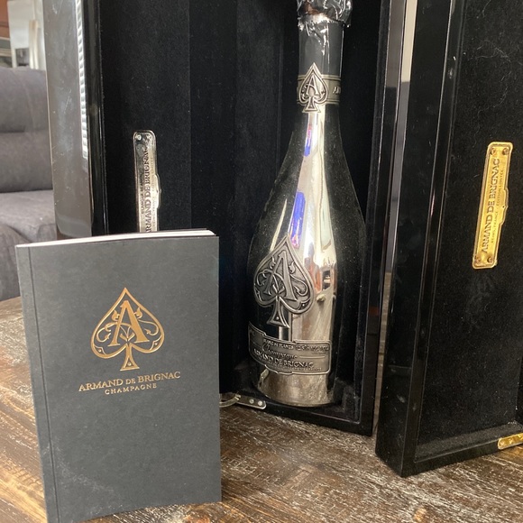 Ace of spades bottles and boxes - Picture 2 of 9